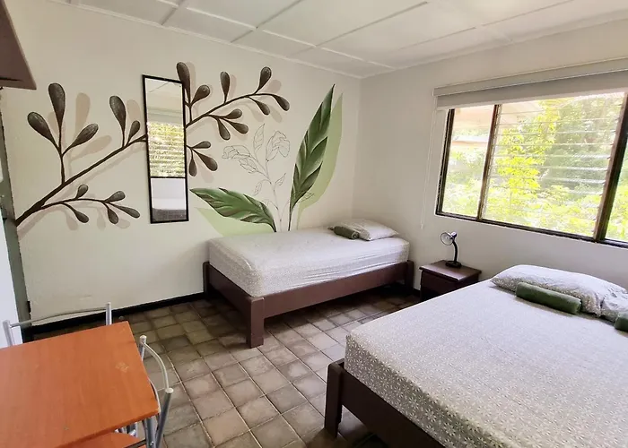 Casa Pura Vida Surf - Costa Rica Hostal Tamarindo
