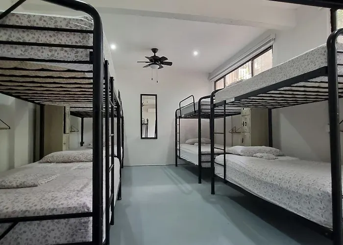 Casa Pura Vida Surf - Costa Rica Hostel