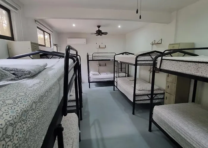 Casa Pura Vida Surf - Costa Rica Hostel