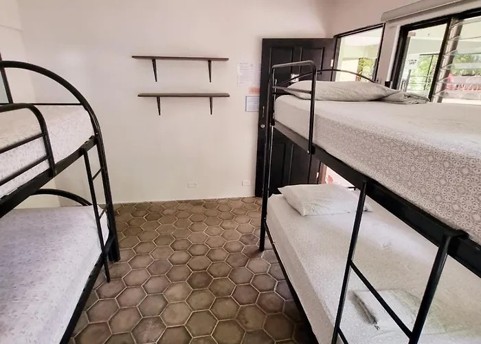 Hostel Casa Pura Vida Surf - Costa Rica