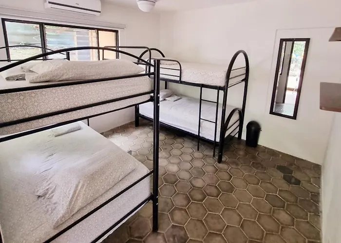 Casa Pura Vida Surf - Costa Rica Hostel *