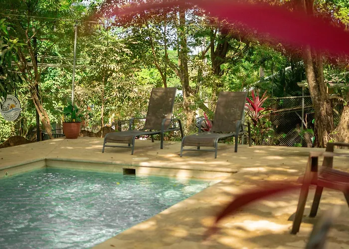 Casa Pura Vida Surf - Costa Rica Hostel