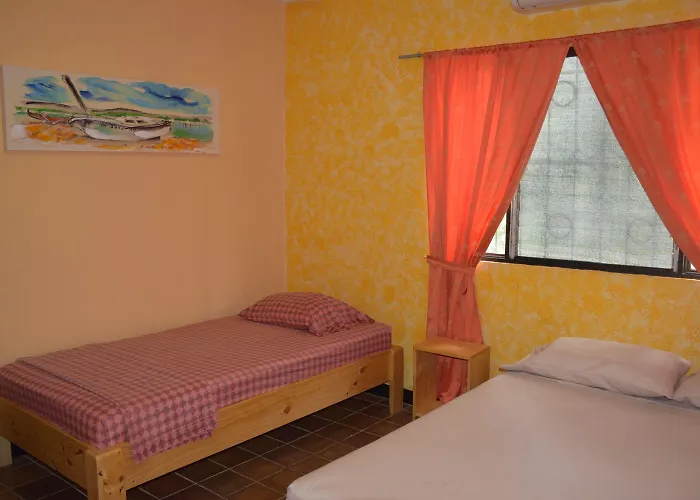 Casa Pura Vida Surf - Costa Rica Hostel