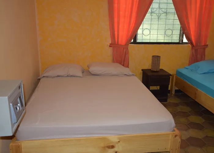 Casa Pura Vida Surf - Costa Rica Hostel Tamarindo