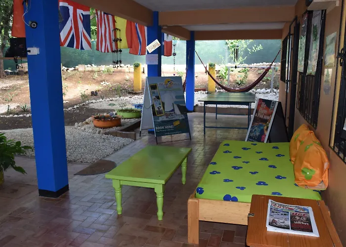 Casa Pura Vida Surf - Costa Rica Hostel