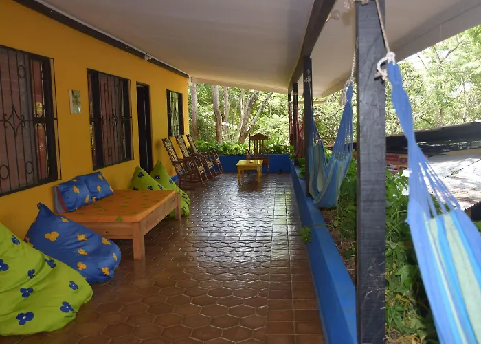 Casa Pura Vida Surf - Costa Rica Hostel *