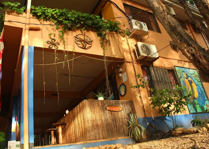 Casa Pura Vida Surf - Costa Rica Hostel Tamarindo