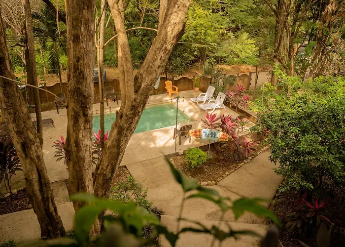 Casa Pura Vida Surf - Costa Rica Hostel