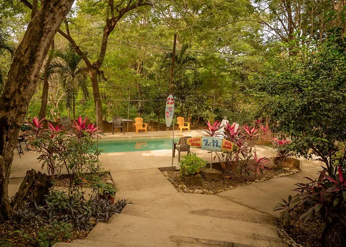 Casa Pura Vida Surf - Costa Rica Hostel